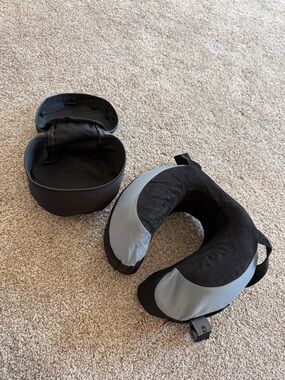 Cabeau Memory Foam Evolution Neck Pillow